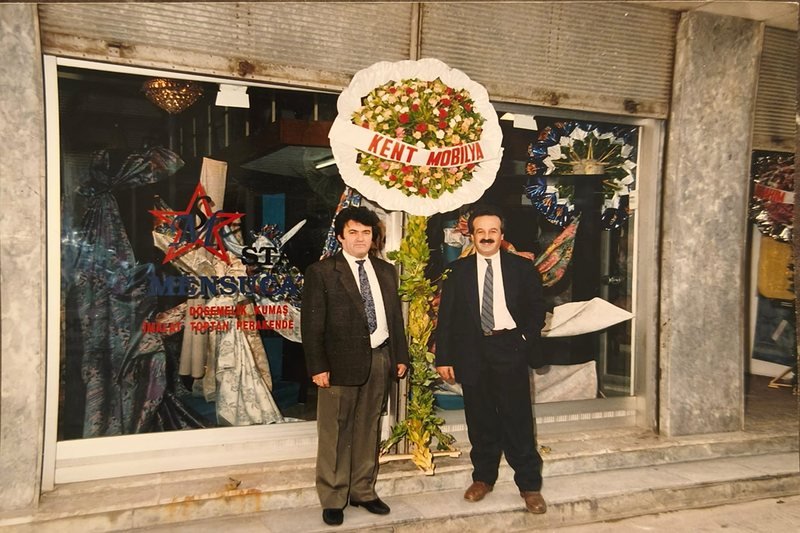 Legacy storefront opening in İzmir, an early milestone in the family textile trade
